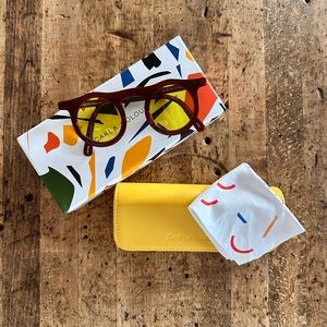 LIND BROWN ROUND SUNGLASSES WITH YELLOW LENS